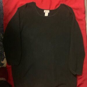 Green sweater or dress long to the knee